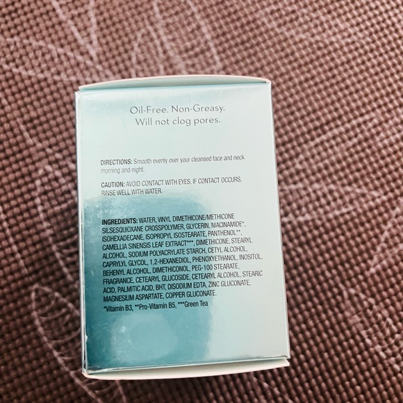 Olay Luminous Whip Face Moisturizer - 1.7oz - Picture 2 of 4